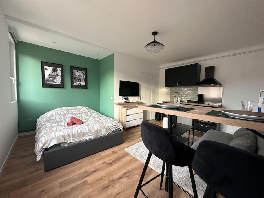 Appartement Proche Paris Et Metro - Parking Prive Maisons-Alfort Bagian luar foto
